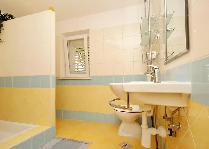 Gasthof Apartments And Rooms By The Sea Korcula - 9267 3*