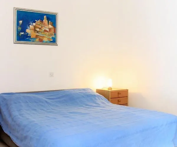 Apartments And Rooms By The Sea Korcula - 9267 3*